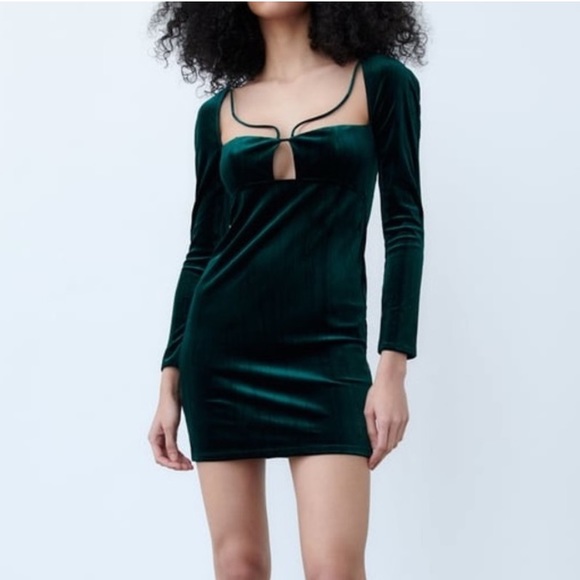 New ZARA GREEN VELVET DRESS - Picture 3 of 16